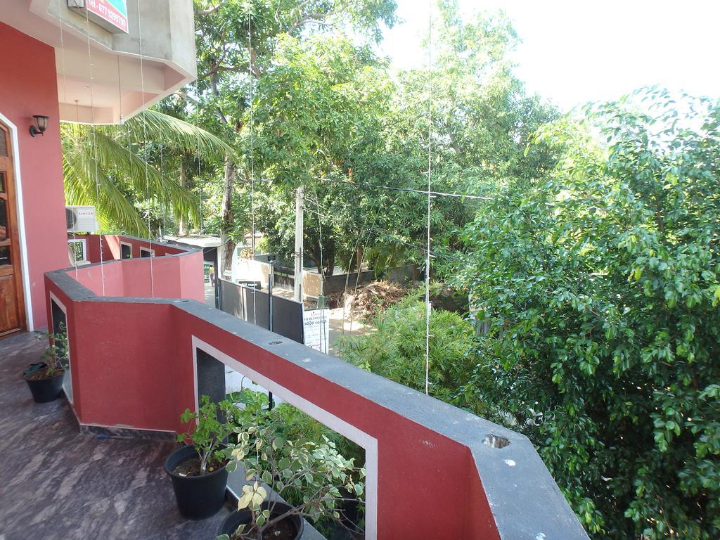 K Holiday Tissamaharama Buitenkant foto